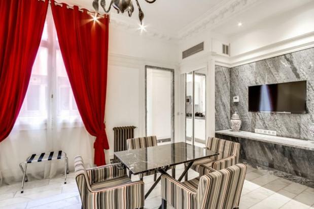 Avenue Des Champs Elysées - Studio Ks Appartement